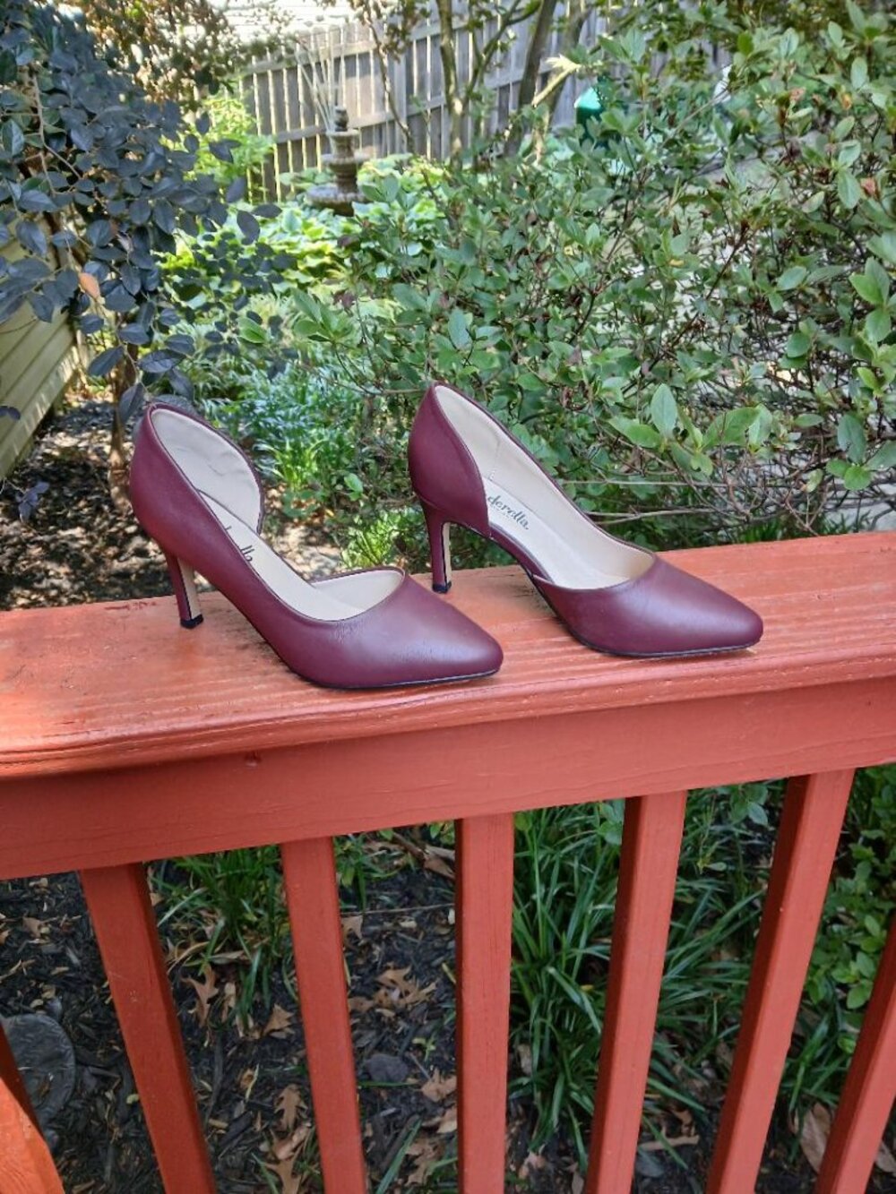 Cinderella of Boston Burgundy High Heel Pump Size 4M